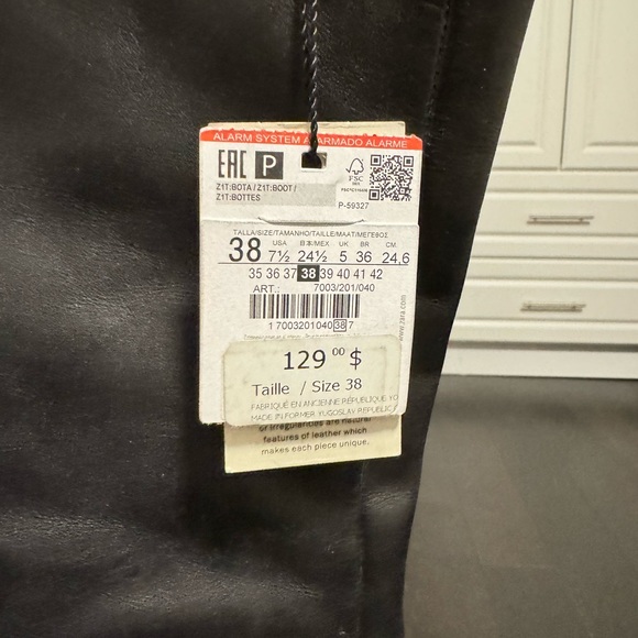 Black baggy leather boots. Zara size 38. - Picture 3 of 3